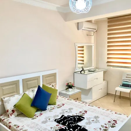 Queen Isabella Premium Hotel Vlore Exterior photo