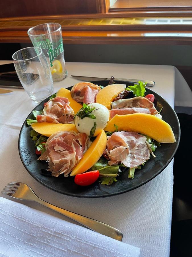 Queen Isabella Premium 4* Vlore